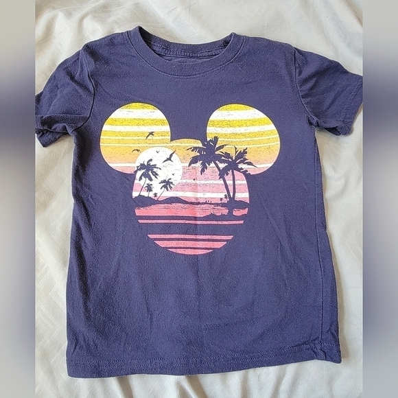 Disney tropical sunset Mickey Mouse t-shirt, size 4. - Picture 1 of 2